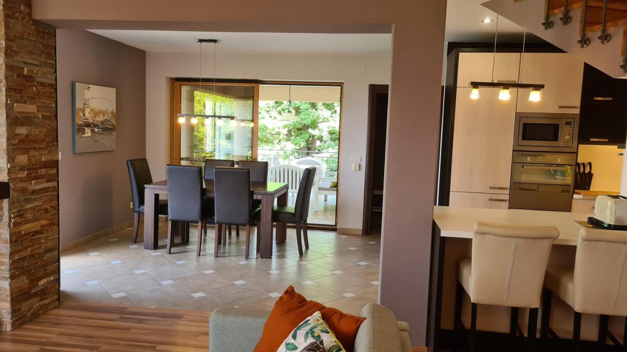 Villa Amalia Apartments มาลินสกา ภายนอก รูปภาพ