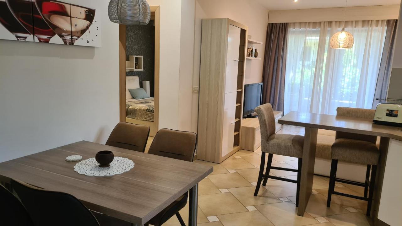 Villa Amalia Apartments มาลินสกา ภายนอก รูปภาพ