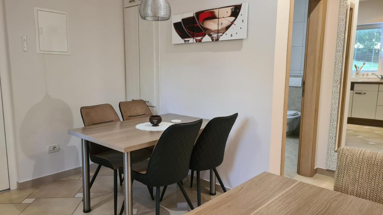 Villa Amalia Apartments มาลินสกา ภายนอก รูปภาพ