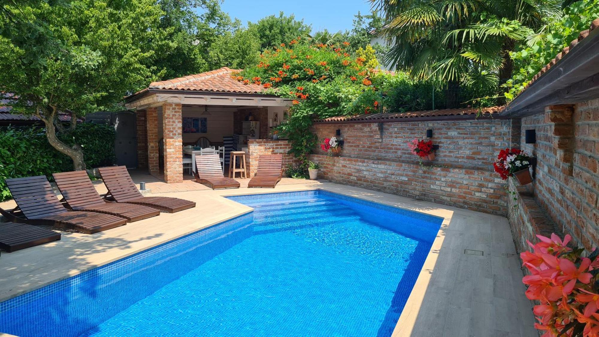 Villa Amalia Apartments มาลินสกา ภายนอก รูปภาพ