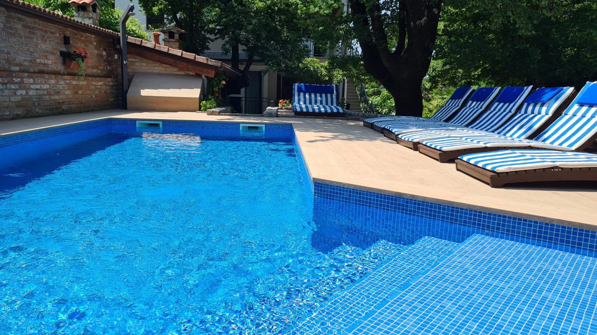 Villa Amalia Apartments มาลินสกา ภายนอก รูปภาพ