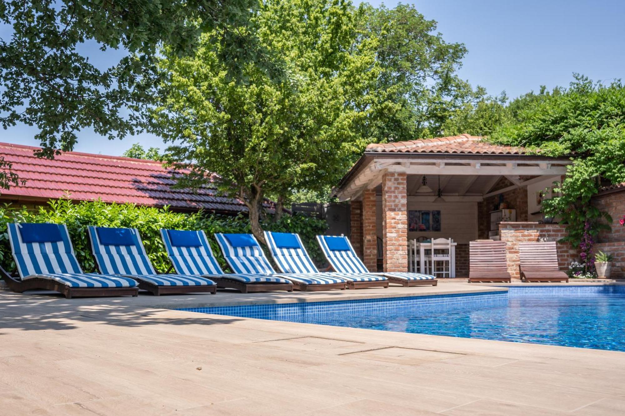 Villa Amalia Apartments มาลินสกา ภายนอก รูปภาพ